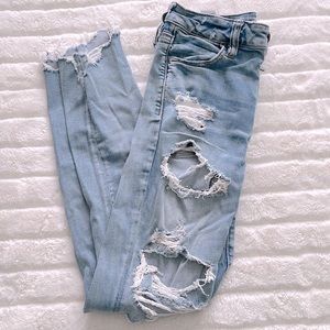 heavily distressed american eagle jeans 🤍